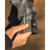 SIXS BT DBXL V2 light moto kukla carbon černá (8)