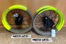 SMPRO PLATINUM zakázková bezdušová supermoto kola s cush drive KTM 690/HUSQVARNA 701/GASGAS 700 půlené ráfky žlutá/černá - sada