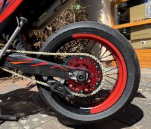 KTM (supersprox) 897-45 zubů, rozeta KTM/HUSQVARNA/GASGAS stealth červená (2)